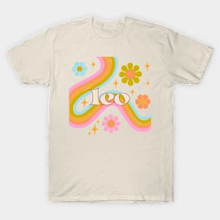 Leo 70s rainbow with flowers T-Shirt